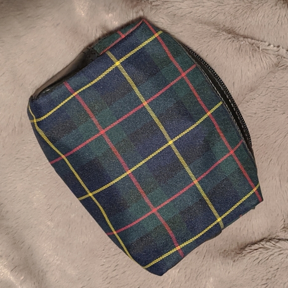 Plaid Case 💕2/$30 💕 - Picture 4 of 4